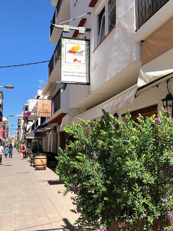Nanit Rooms Ibiza Hostal Santa Eularia des Riu Exteriör bild