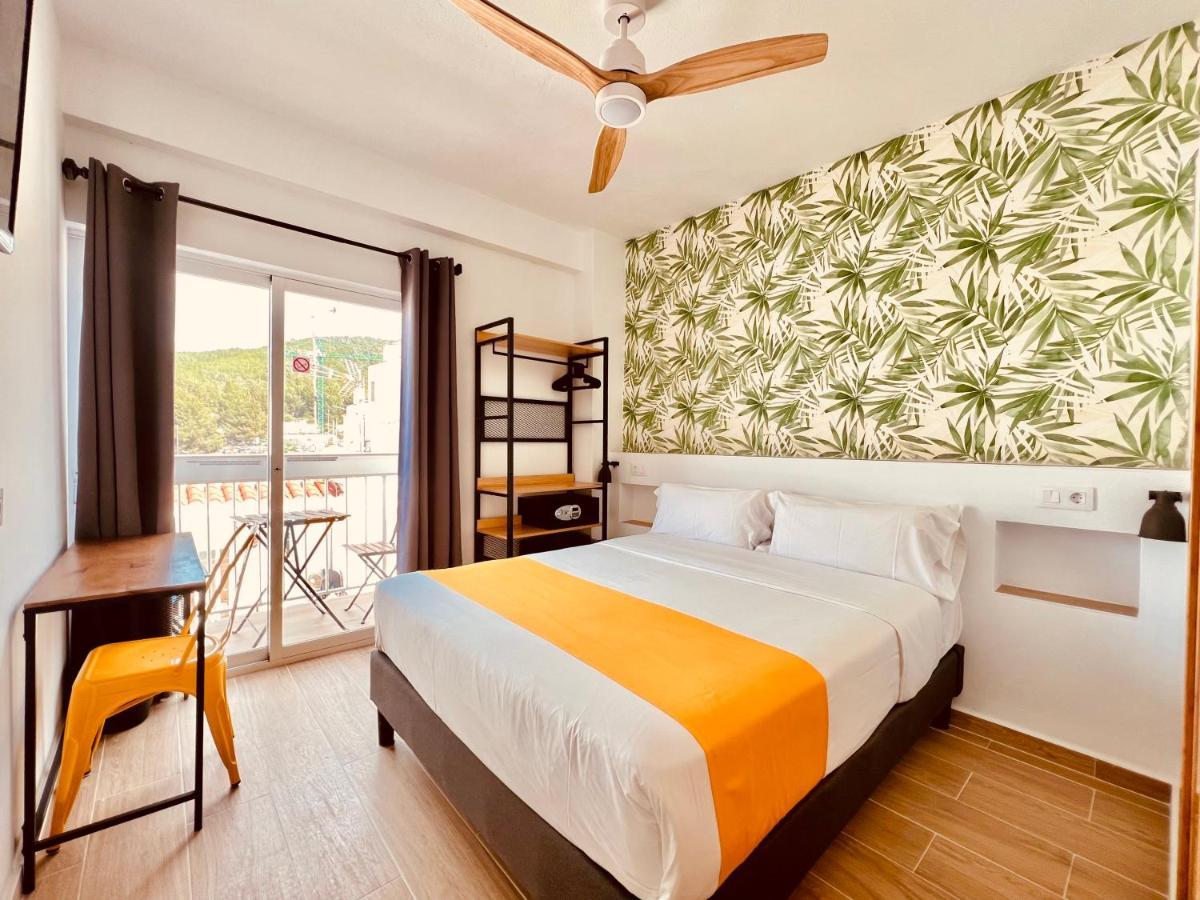 Nanit Rooms Ibiza Hostal Santa Eularia des Riu Exteriör bild