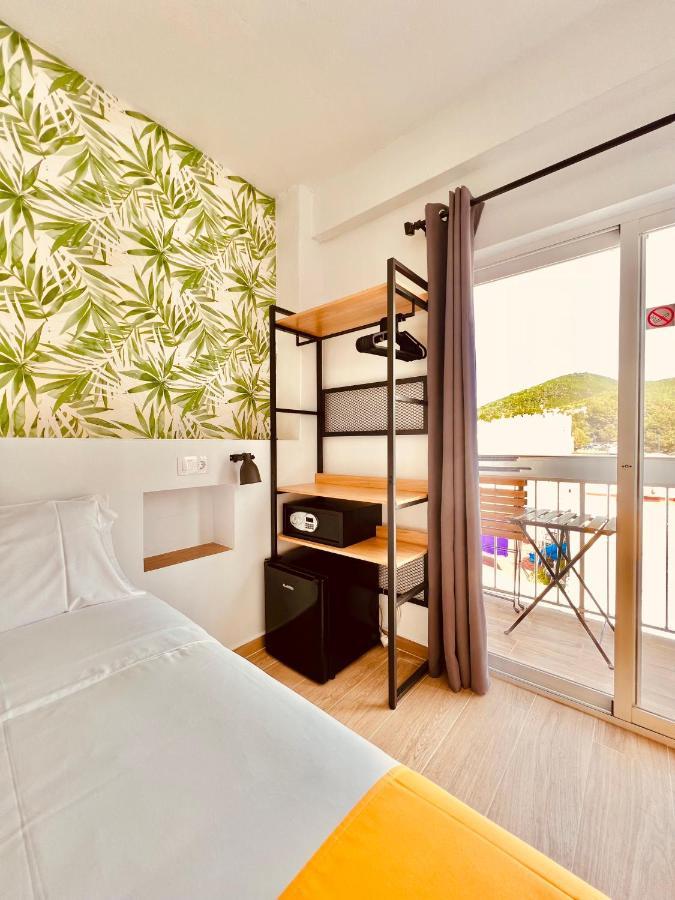 Nanit Rooms Ibiza Hostal Santa Eularia des Riu Exteriör bild