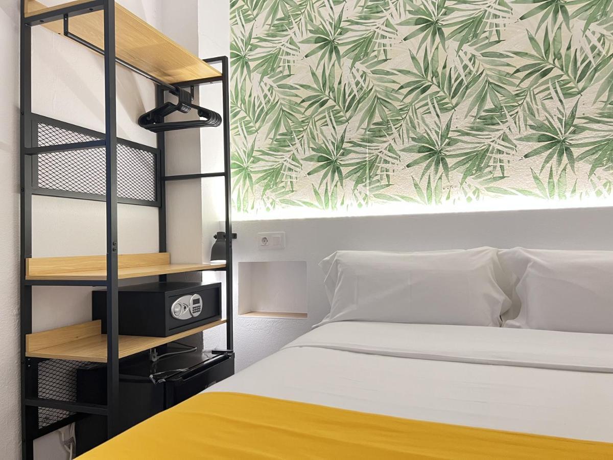 Nanit Rooms Ibiza Hostal Santa Eularia des Riu Exteriör bild
