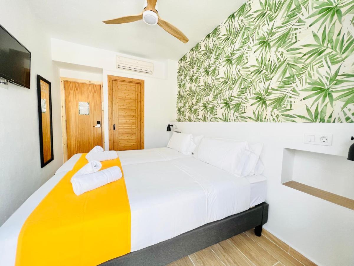Nanit Rooms Ibiza Hostal Santa Eularia des Riu Exteriör bild