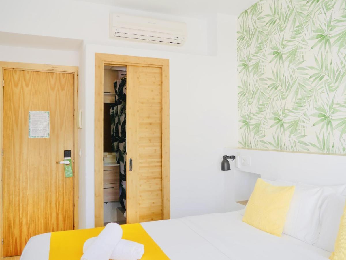 Nanit Rooms Ibiza Hostal Santa Eularia des Riu Exteriör bild