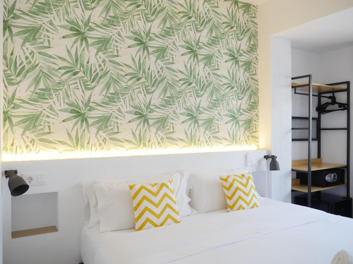 Nanit Rooms Ibiza Hostal Santa Eularia des Riu Rum bild