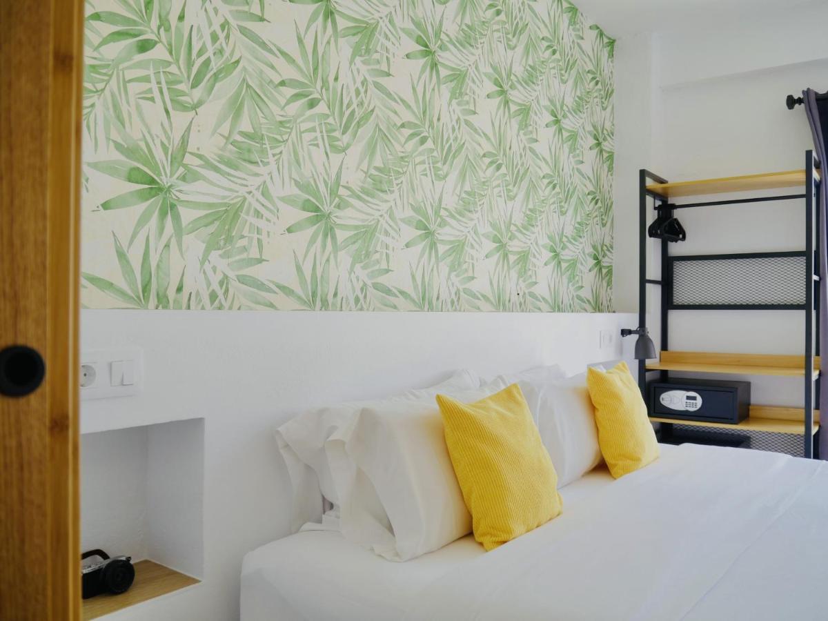 Nanit Rooms Ibiza Hostal Santa Eularia des Riu Exteriör bild