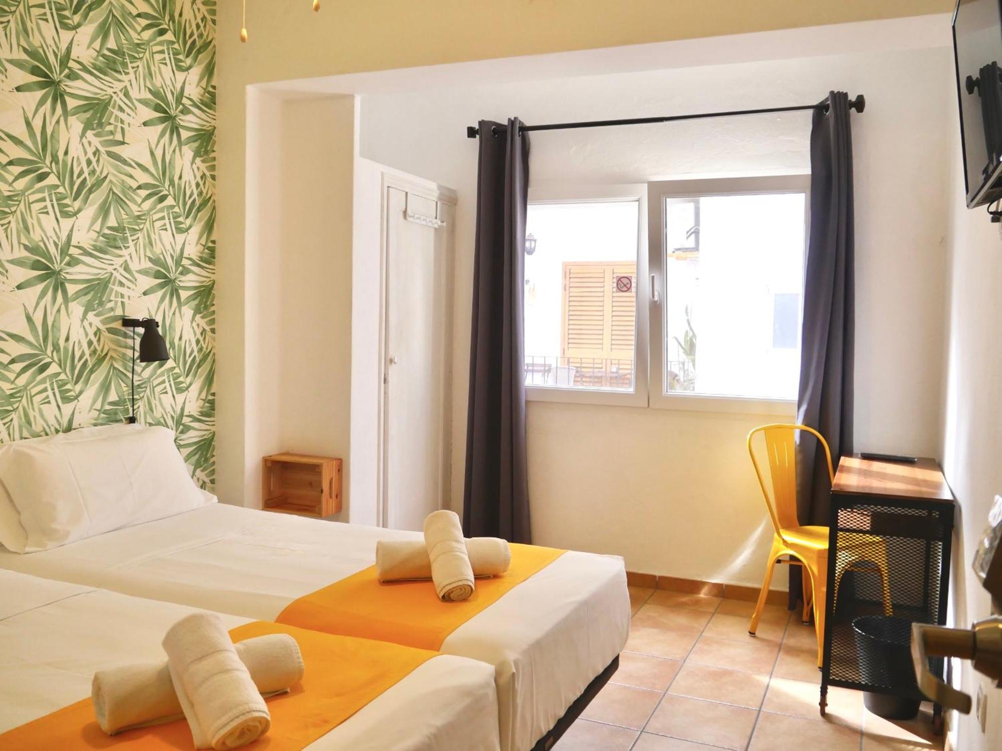Nanit Rooms Ibiza Hostal Santa Eularia des Riu Exteriör bild