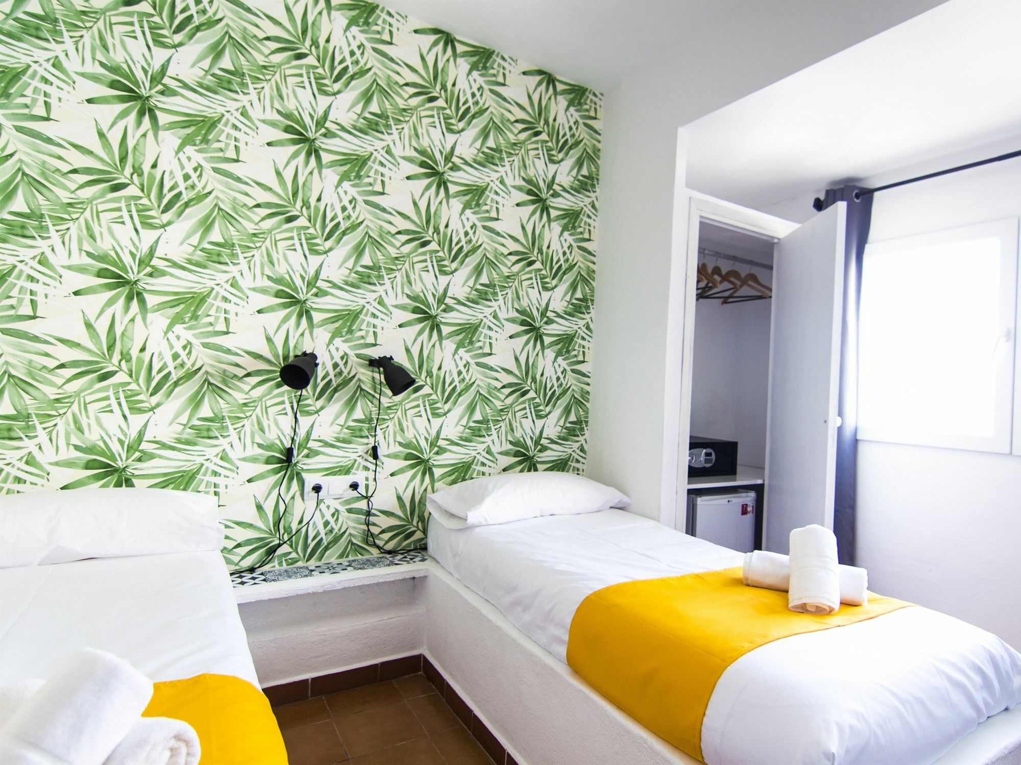 Nanit Rooms Ibiza Hostal Santa Eularia des Riu Exteriör bild