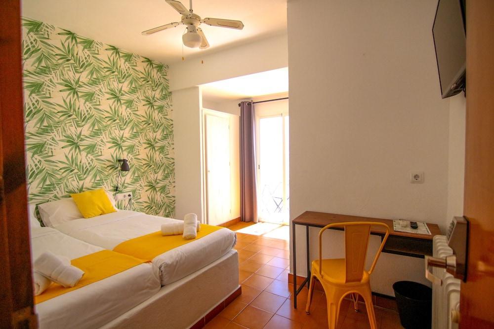 Nanit Rooms Ibiza Hostal Santa Eularia des Riu Exteriör bild